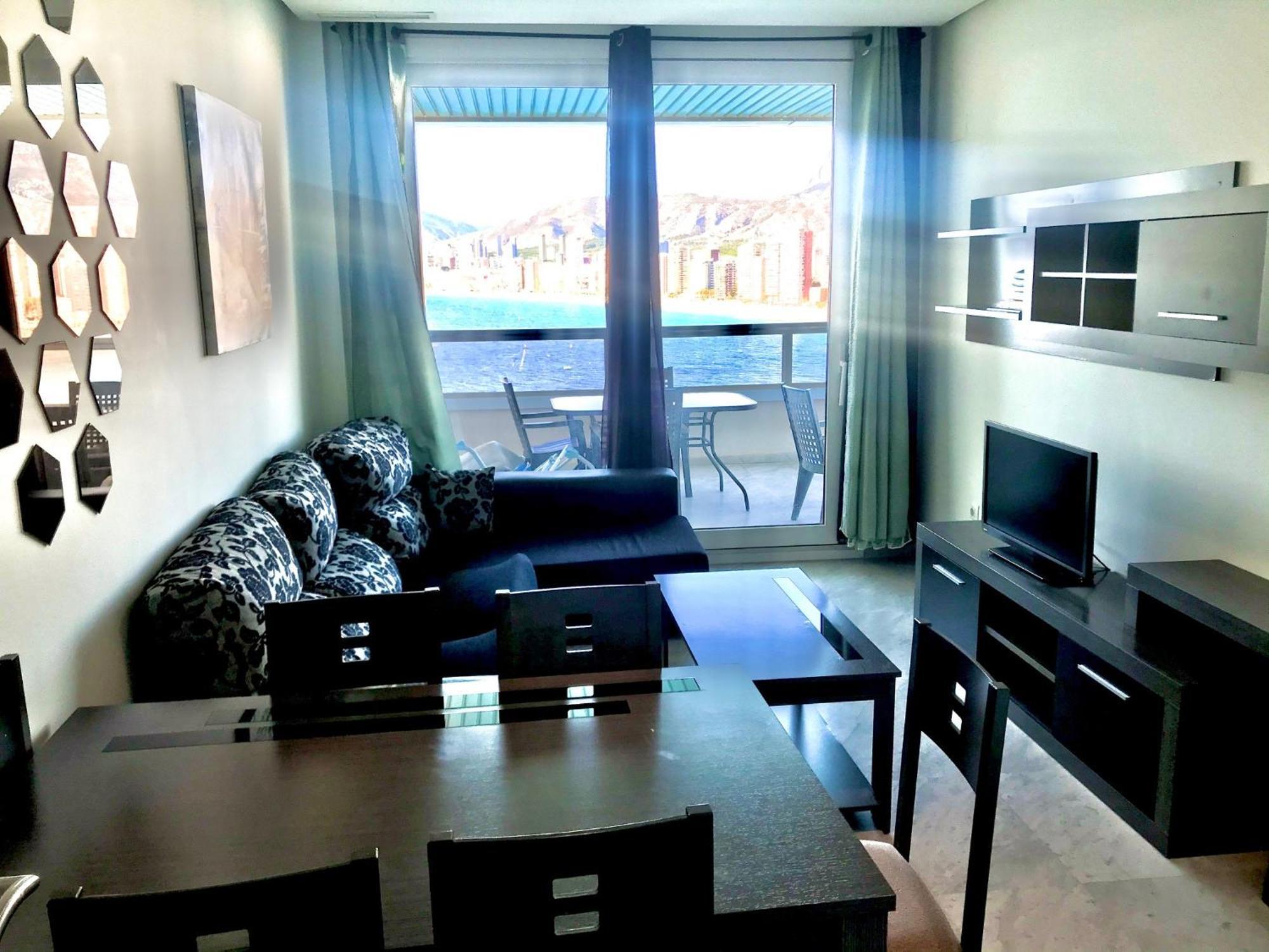 Gemelos 28 Blueline Benidorm Oda fotoğraf